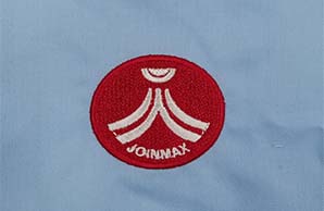 ตัวอย่างงานปักคอมพิวเตอร์ เสื้อโปโลพนักงาน แบบที่ 28 - Toffy Boutique